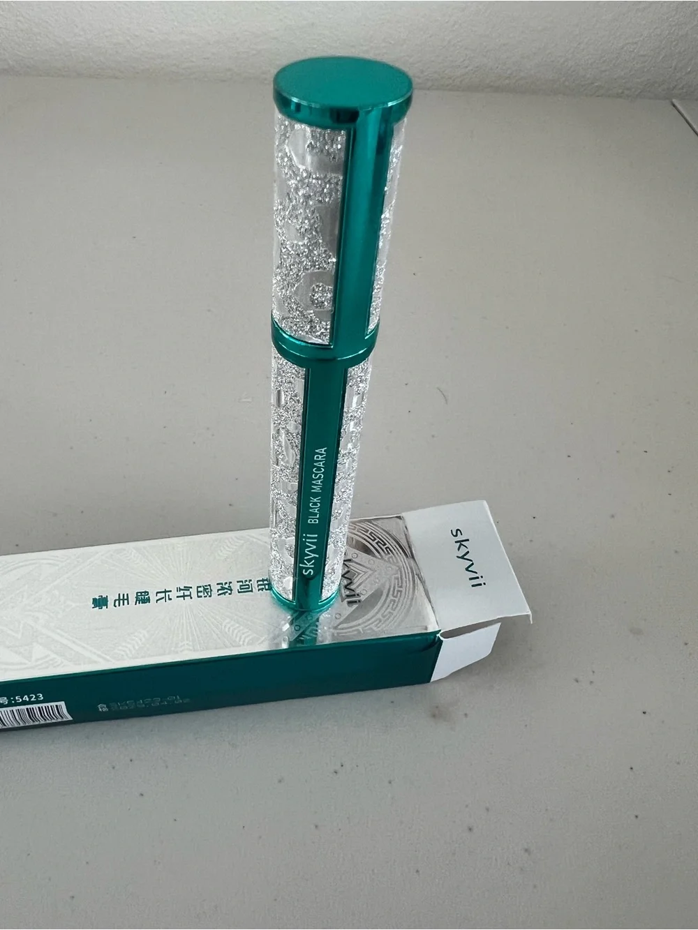 Skyvil Galaxy Volume Lengthening Mascara — Silver with Teal Trim